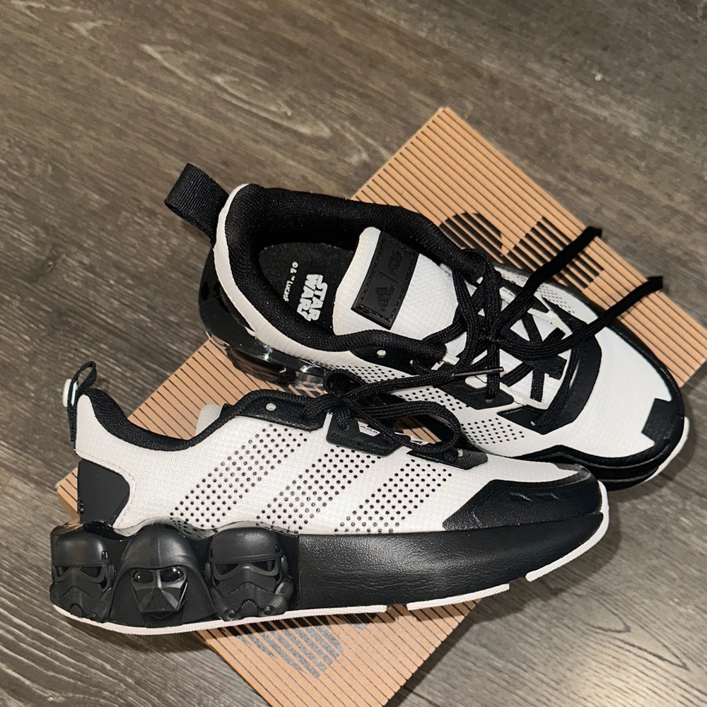 Star Wars Black and White Boys Sneakers